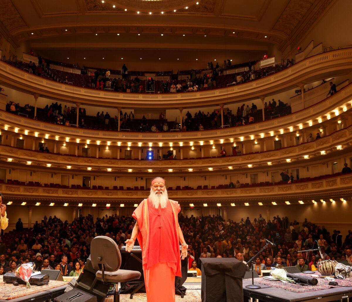 Sri Swamiji performing — New York 2023